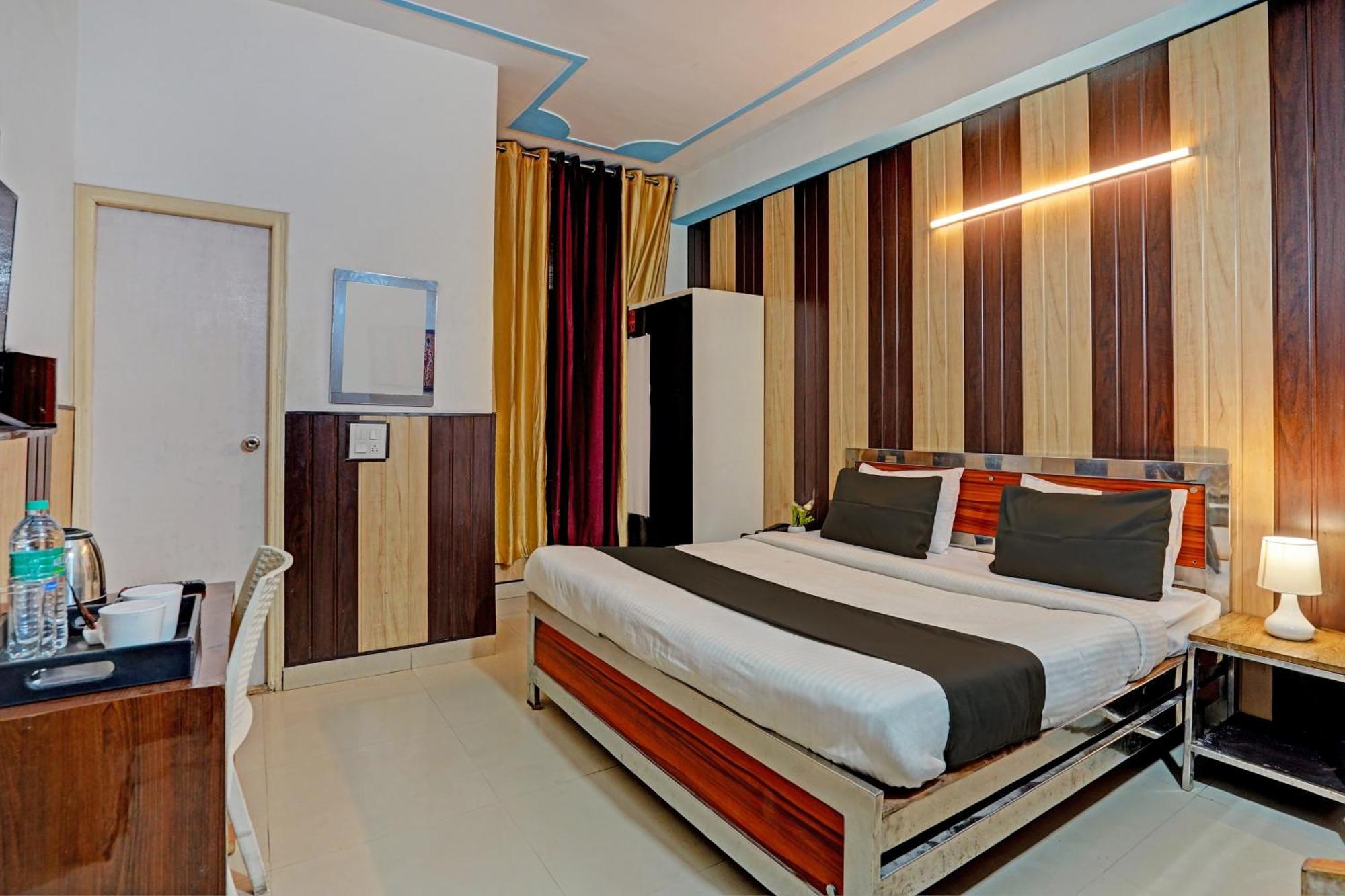 Hotel O Greno House Near Pvr Ansal Plaza Велика Нойда Екстер'єр фото