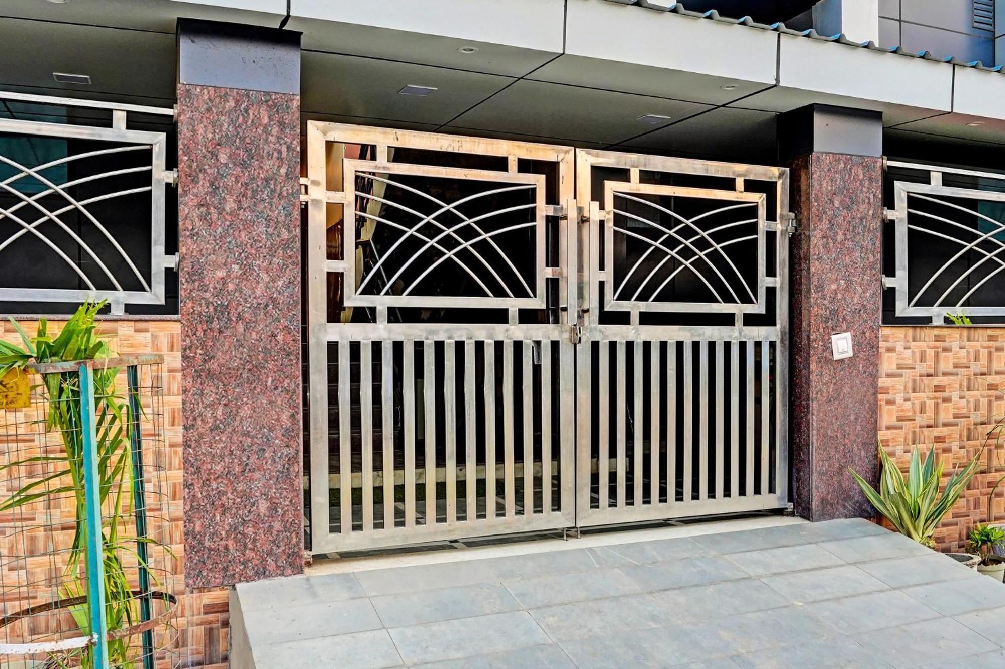 Hotel O Greno House Near Pvr Ansal Plaza Велика Нойда Екстер'єр фото