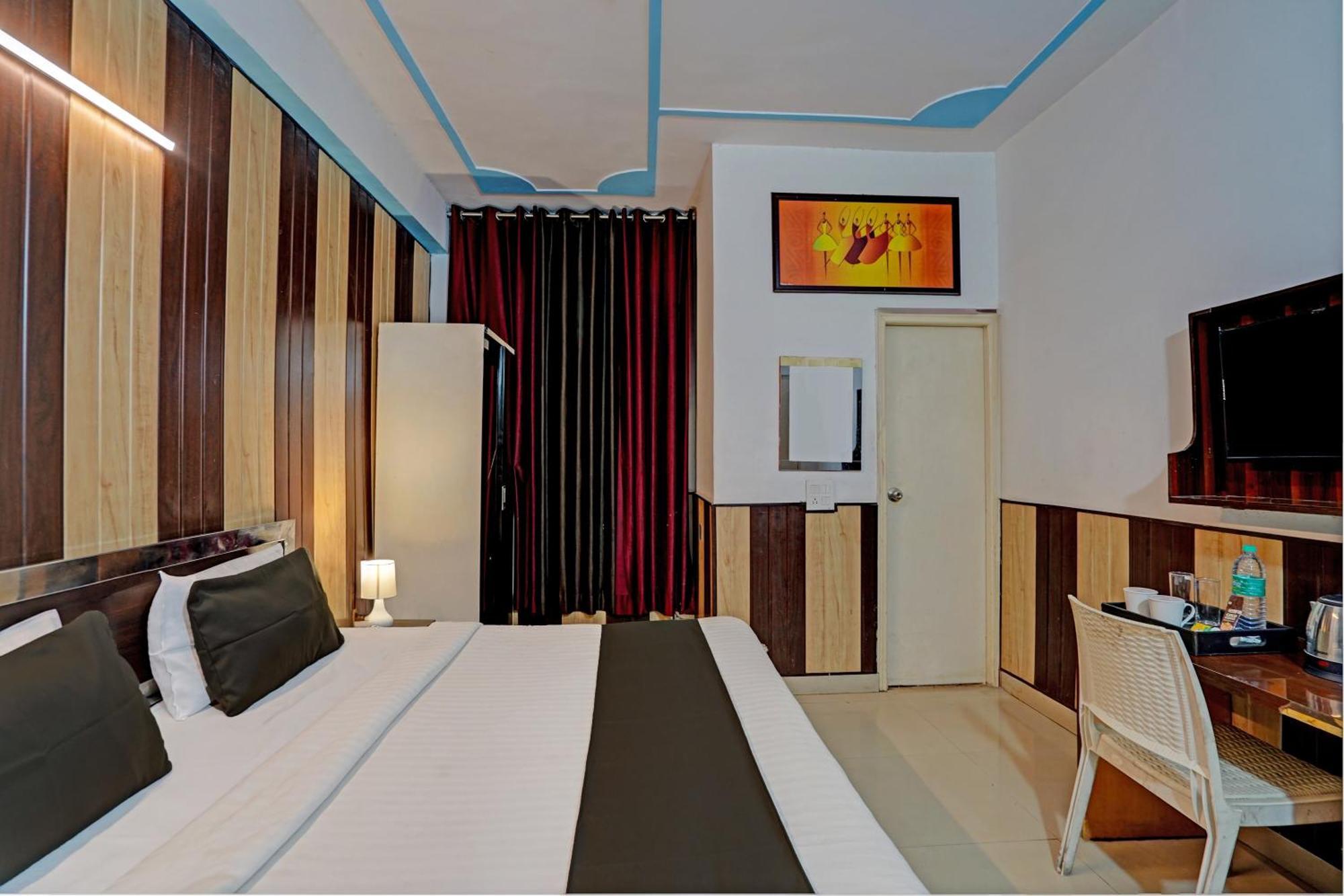Hotel O Greno House Near Pvr Ansal Plaza Велика Нойда Екстер'єр фото