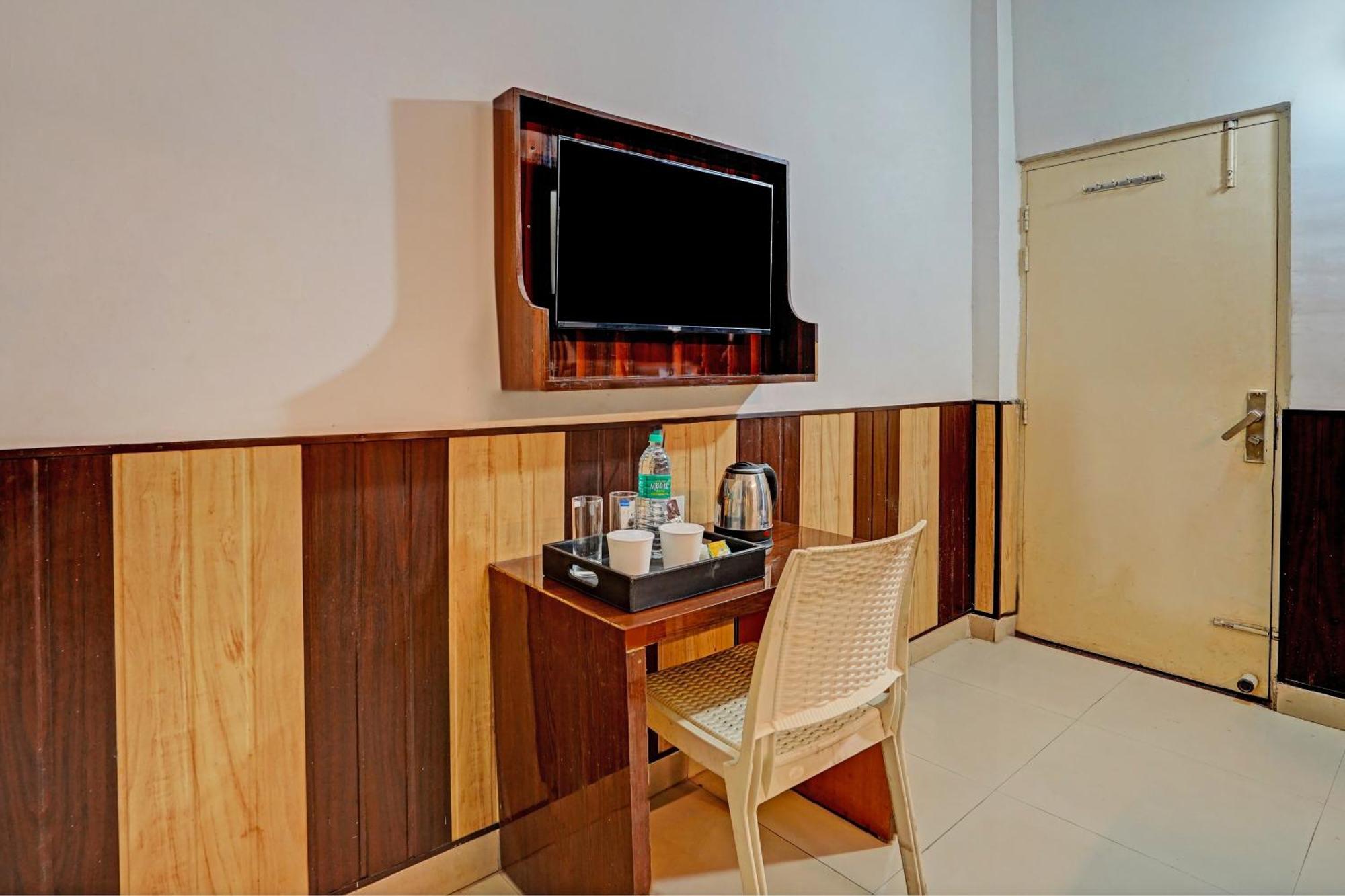 Hotel O Greno House Near Pvr Ansal Plaza Велика Нойда Екстер'єр фото
