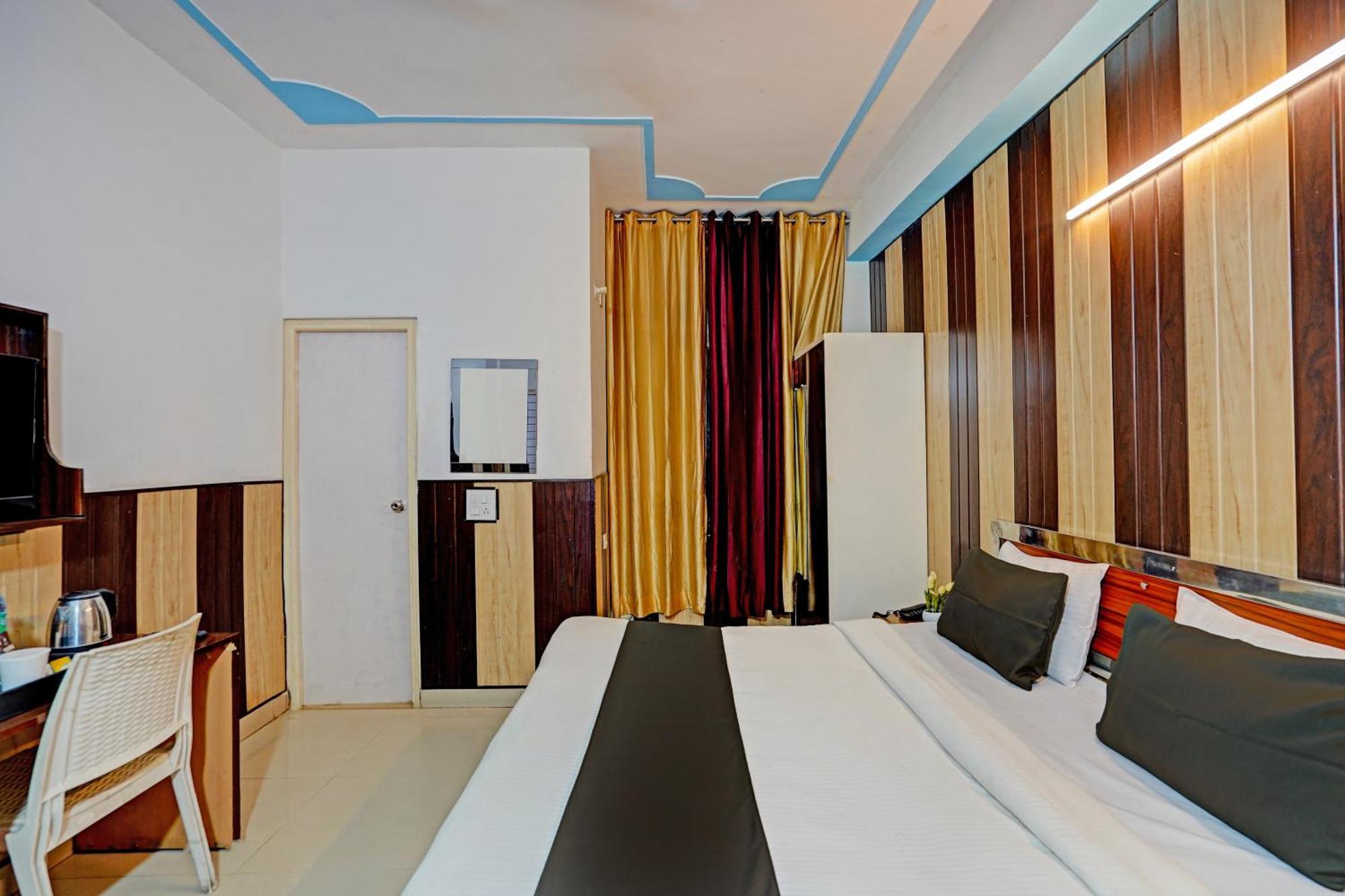 Hotel O Greno House Near Pvr Ansal Plaza Велика Нойда Екстер'єр фото