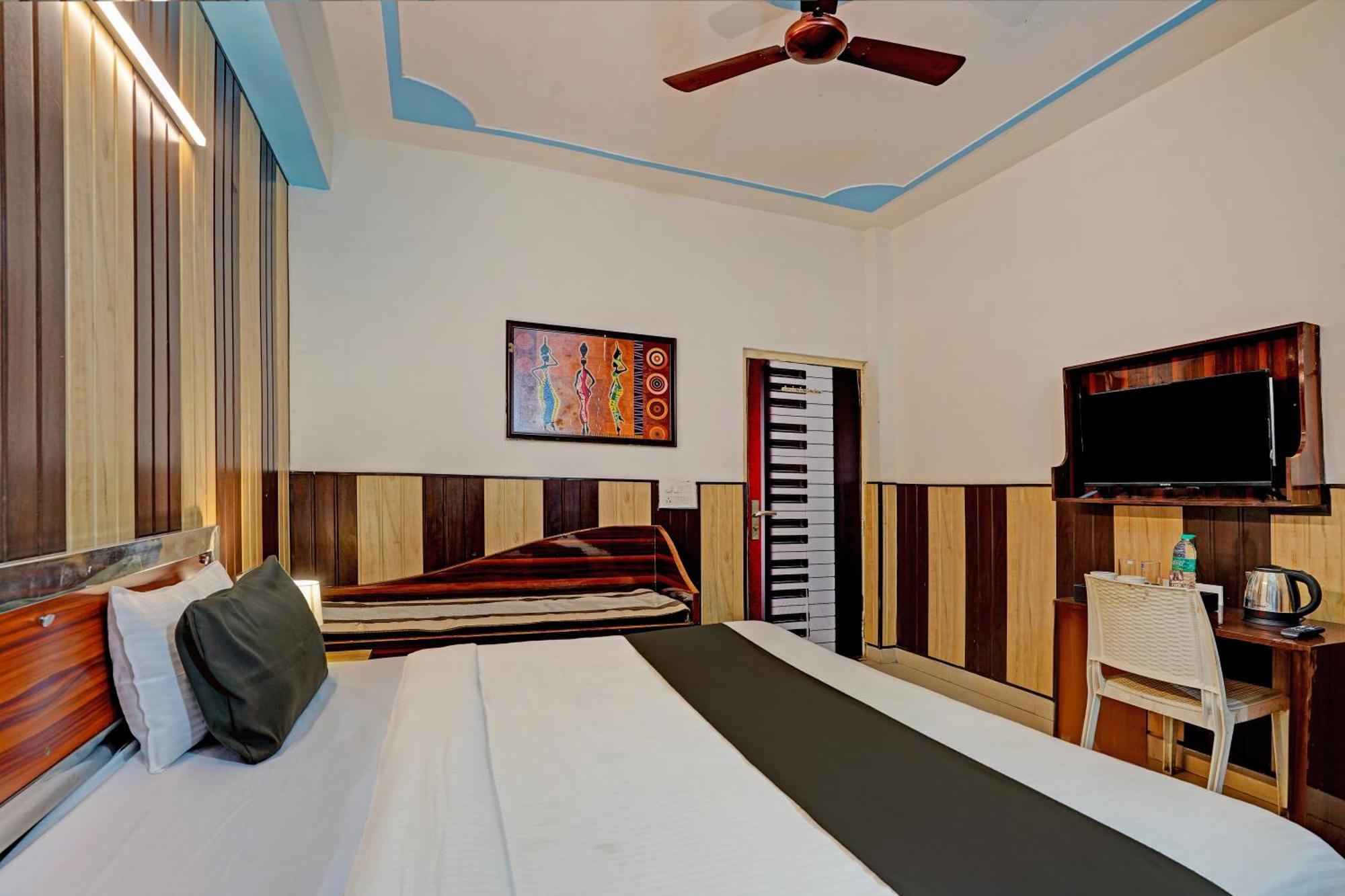 Hotel O Greno House Near Pvr Ansal Plaza Велика Нойда Екстер'єр фото