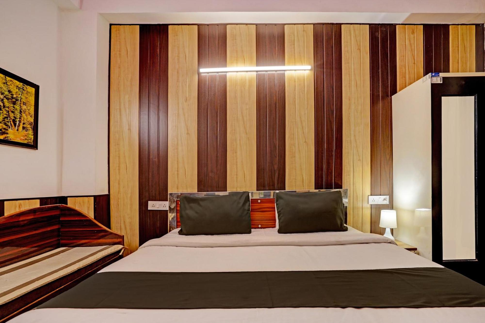 Hotel O Greno House Near Pvr Ansal Plaza Велика Нойда Екстер'єр фото